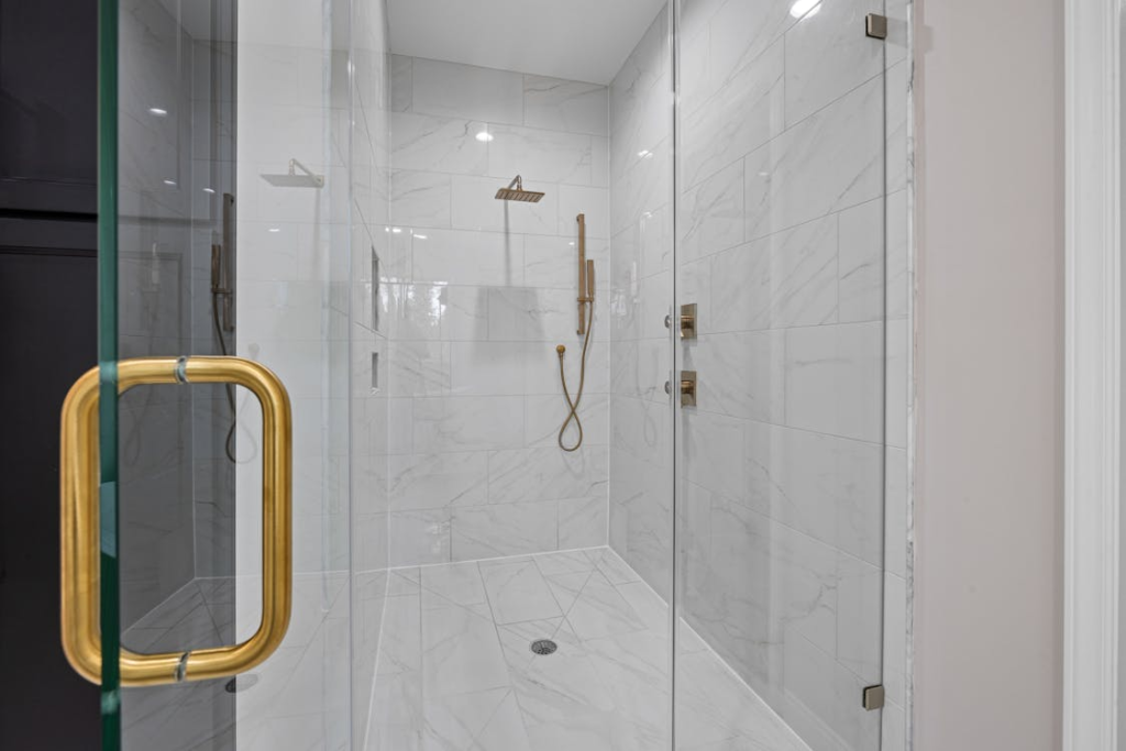 Budget-friendly bathroom remodeling ideas with affordable updates, paint and lighting upgrades, and cost-saving bathroom renovation tips